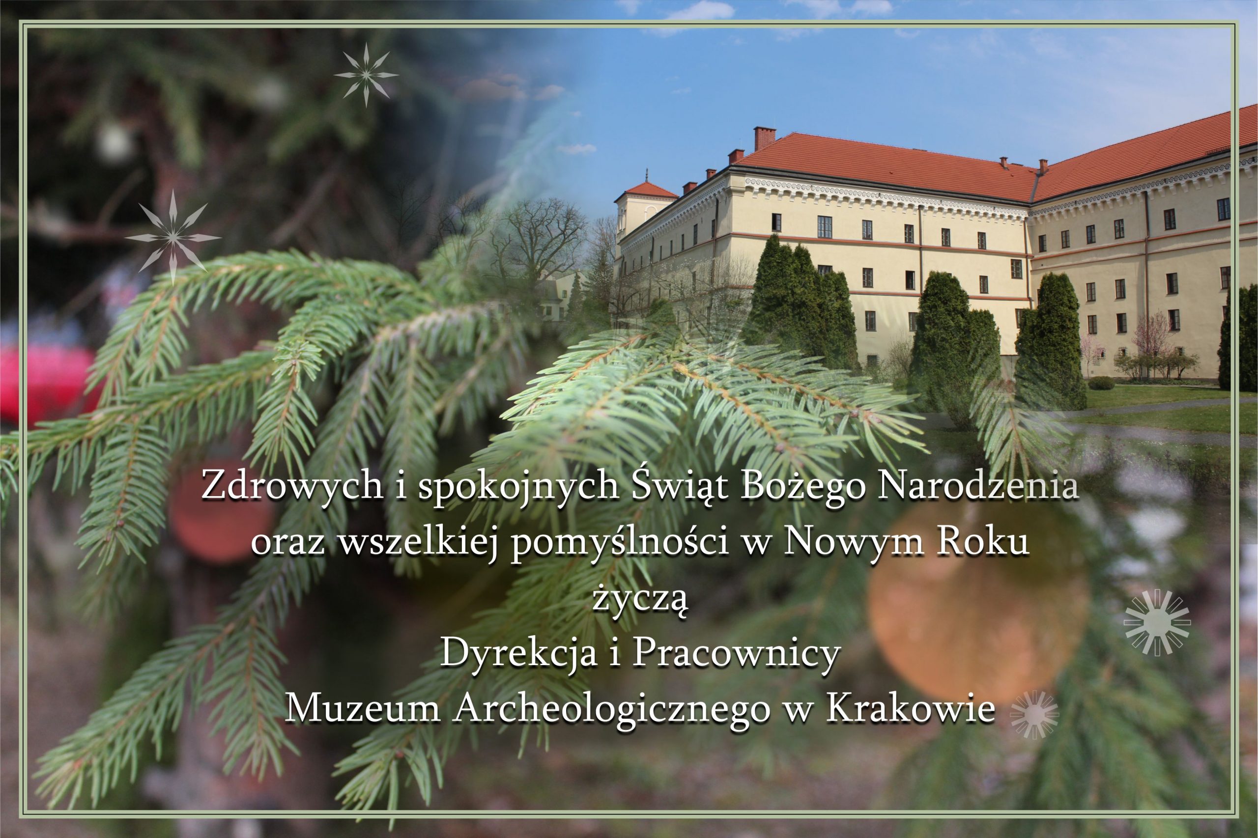 tekst życzeń świątecznych na tle budynku muzeum