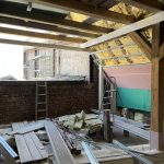 remont - fragment prac budowlanych na strychu