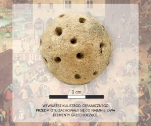 Grzechotka gliniana.