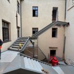 mowe schody na&nbsp;dziedzińcu straceń