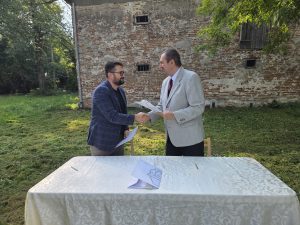 podpisanie umowy w&nbsp;Branicach na&nbsp;realizacje projektu Dwory małopolskie
